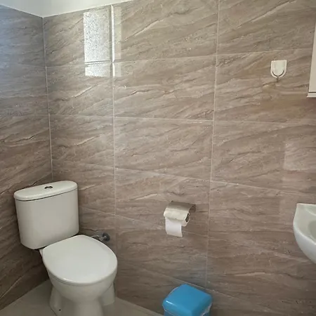 Skenderi Apartamento *