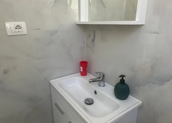 Skenderi 卡萨米尔