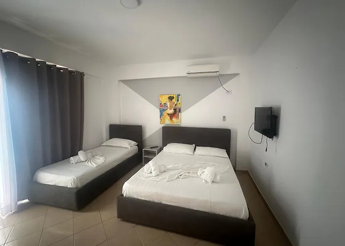Skenderi كساميل